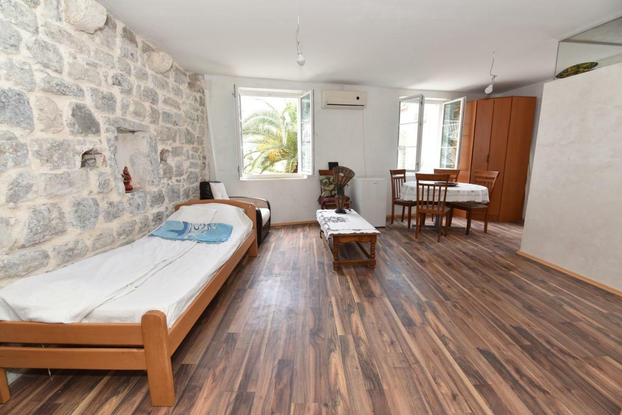 Hostel Michel Budva Exteriér fotografie