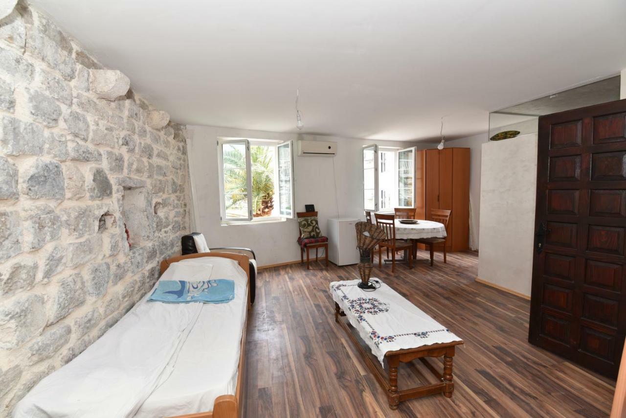 Hostel Michel Budva Exteriér fotografie